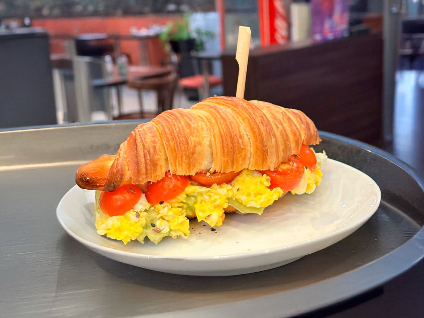 Croissant de palta y huevo