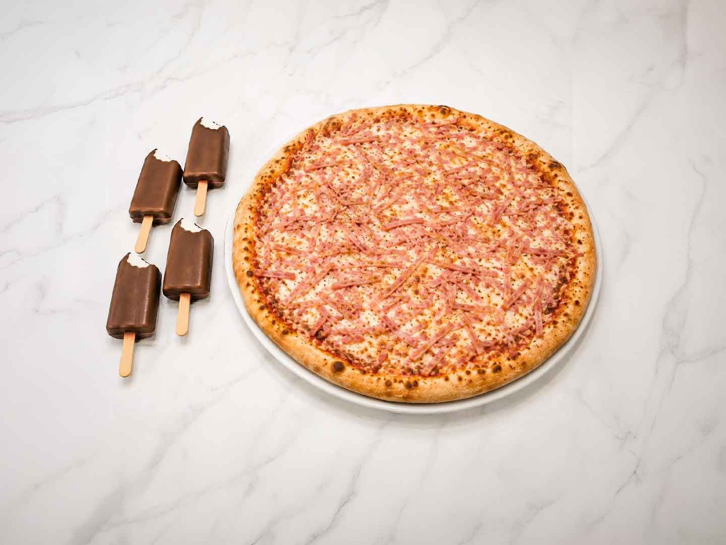 1 pizza especial + 4 bomboneiros americana.