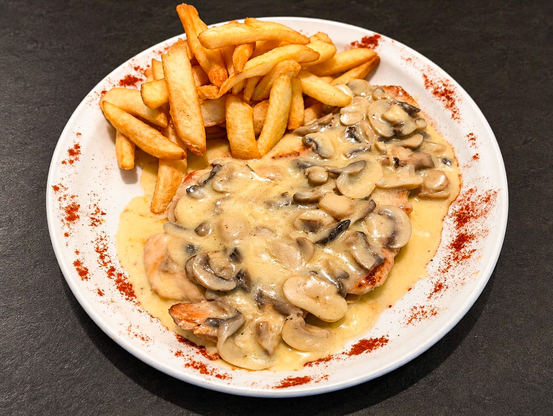 Pollo con salsa champiñon+ papas