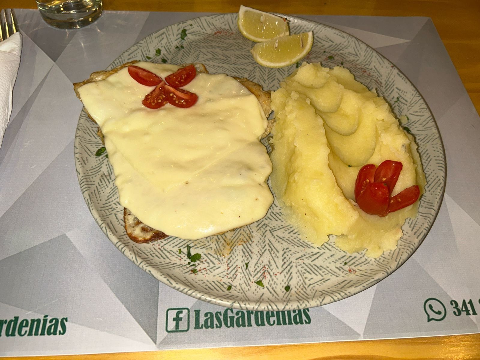 Filet de pollo con mozzarella