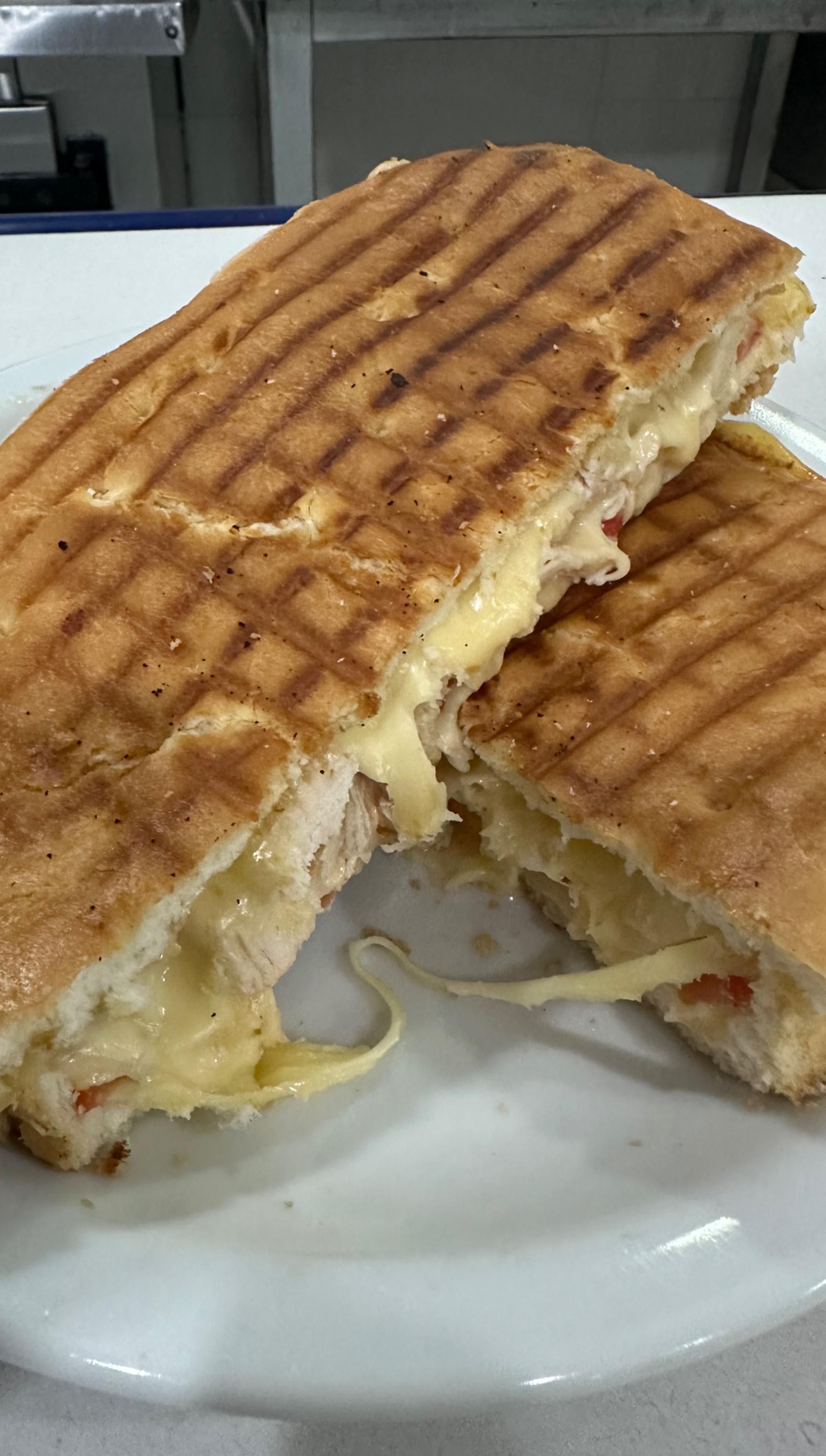 Sándwich sellado cricket