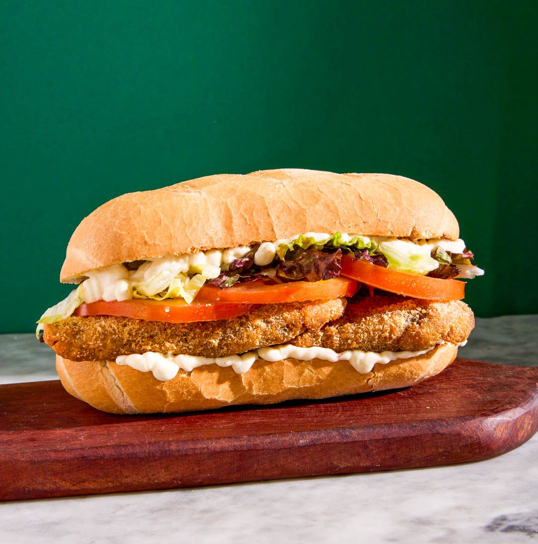 Sandwich de milanesa de peceto con papas