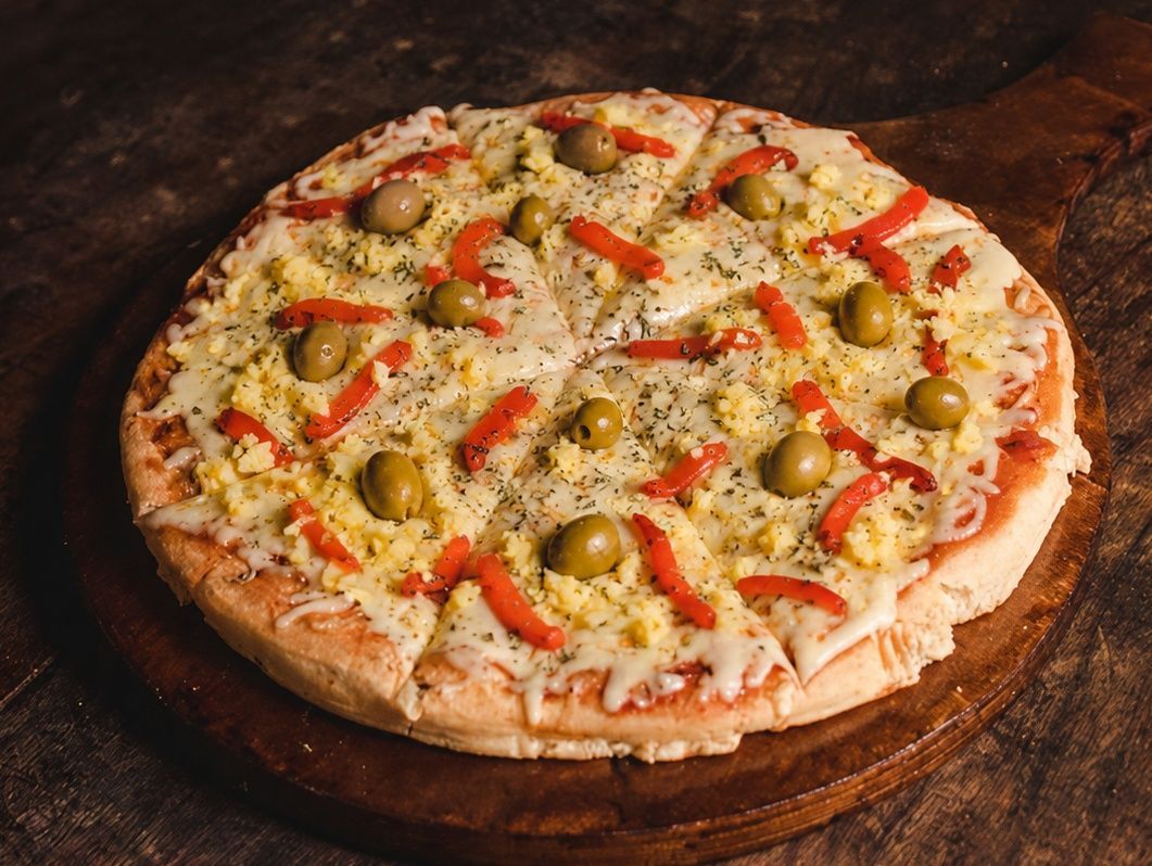 Pizza con huevo (8p)